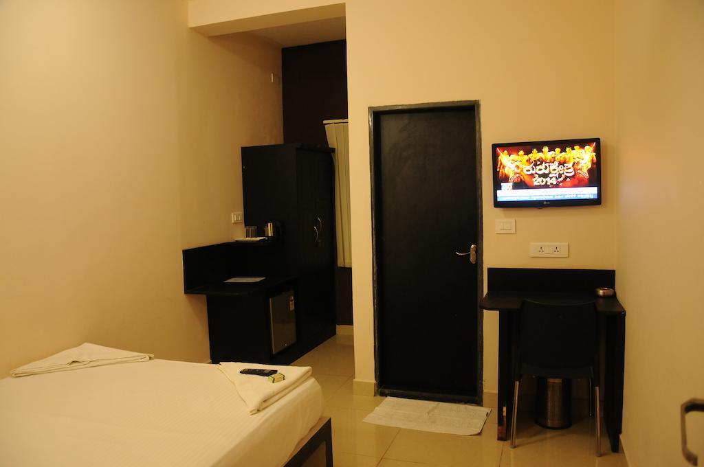 Hotel Sri Krishna Residency Udupi Zimmer foto