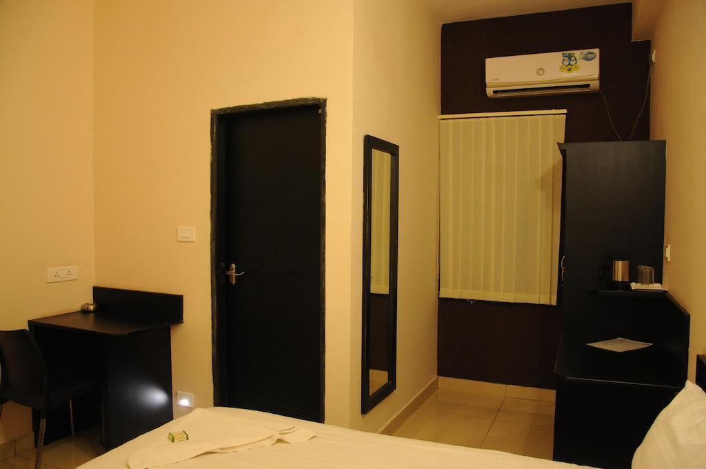 Hotel Sri Krishna Residency Udupi Zimmer foto